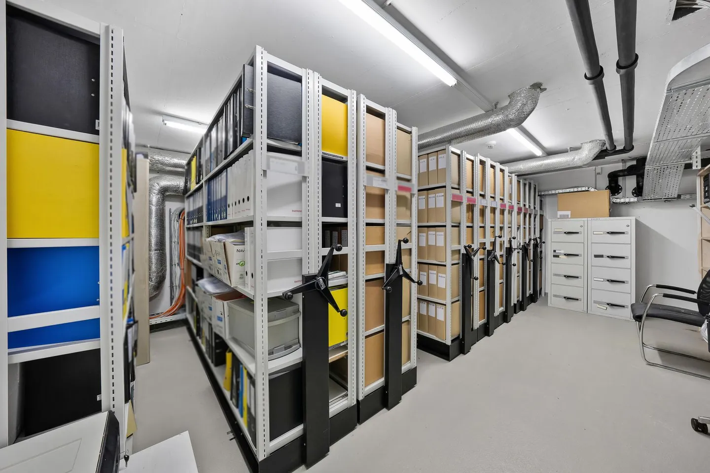 Commercial premises - Photo 11 of 12