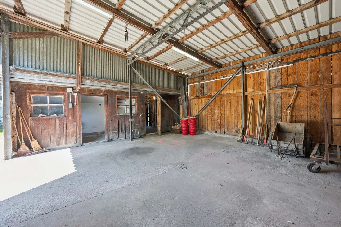 Casa indipendente con garage doppio, fienile e rimessa separata - Foto 12 di 13