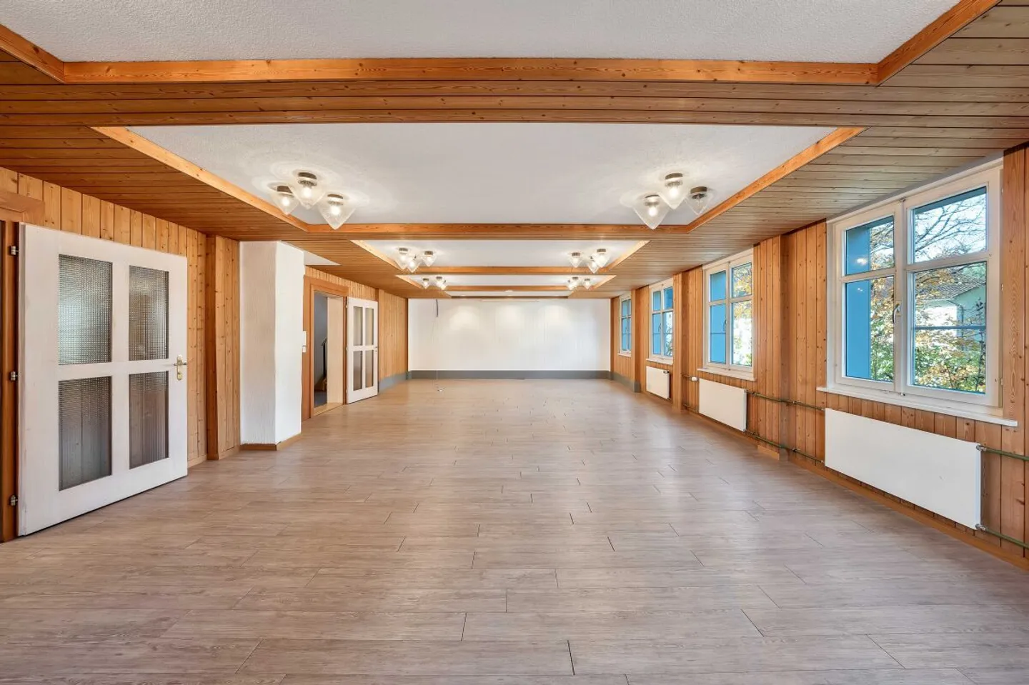 Geräumiges Mischgebäude - Foto 6 von 13