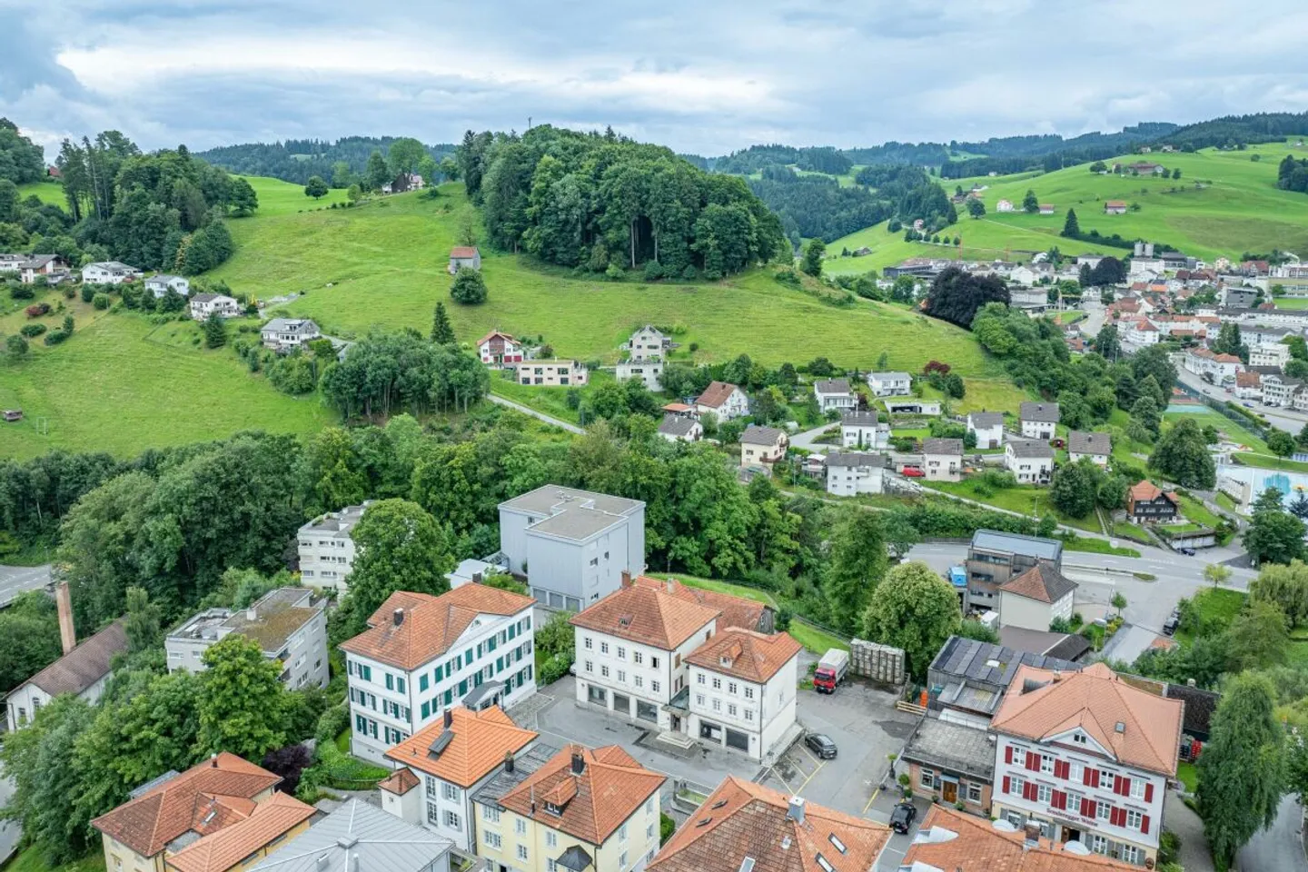 Edificio residenziale e commerciale - Foto 3 di 7