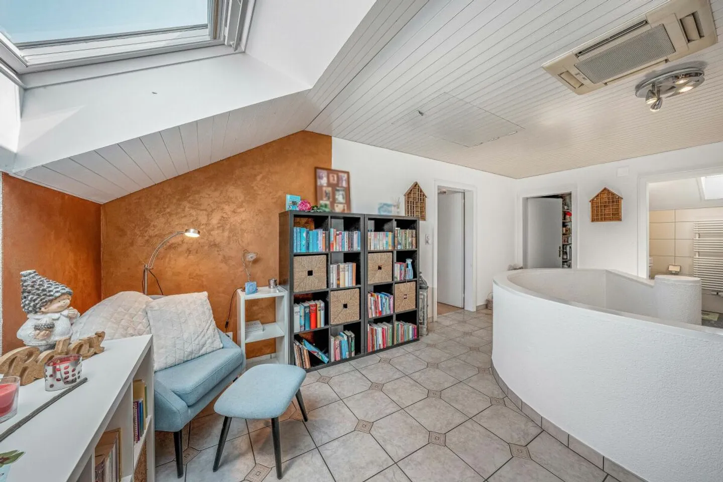 Immeuble d'habitation et de commerce - Photo 10 sur 13