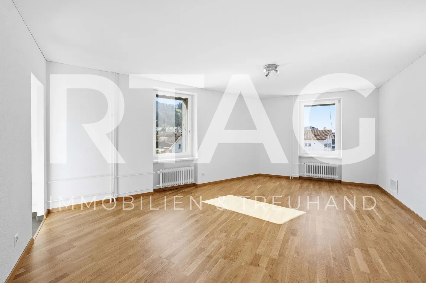 1.5-Room Apartment - Photo 1 of 8