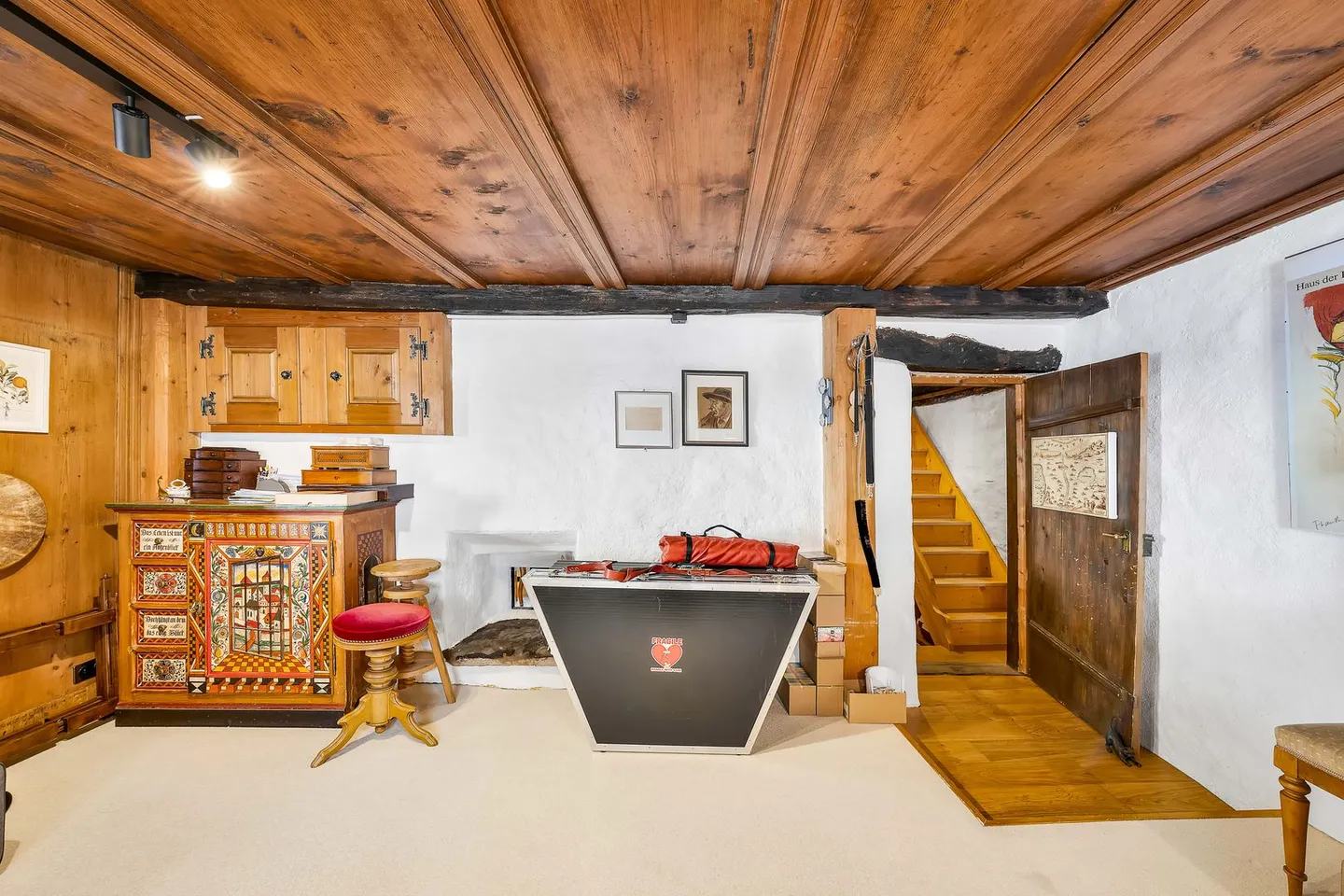 Residential House - Photo 6 of 13