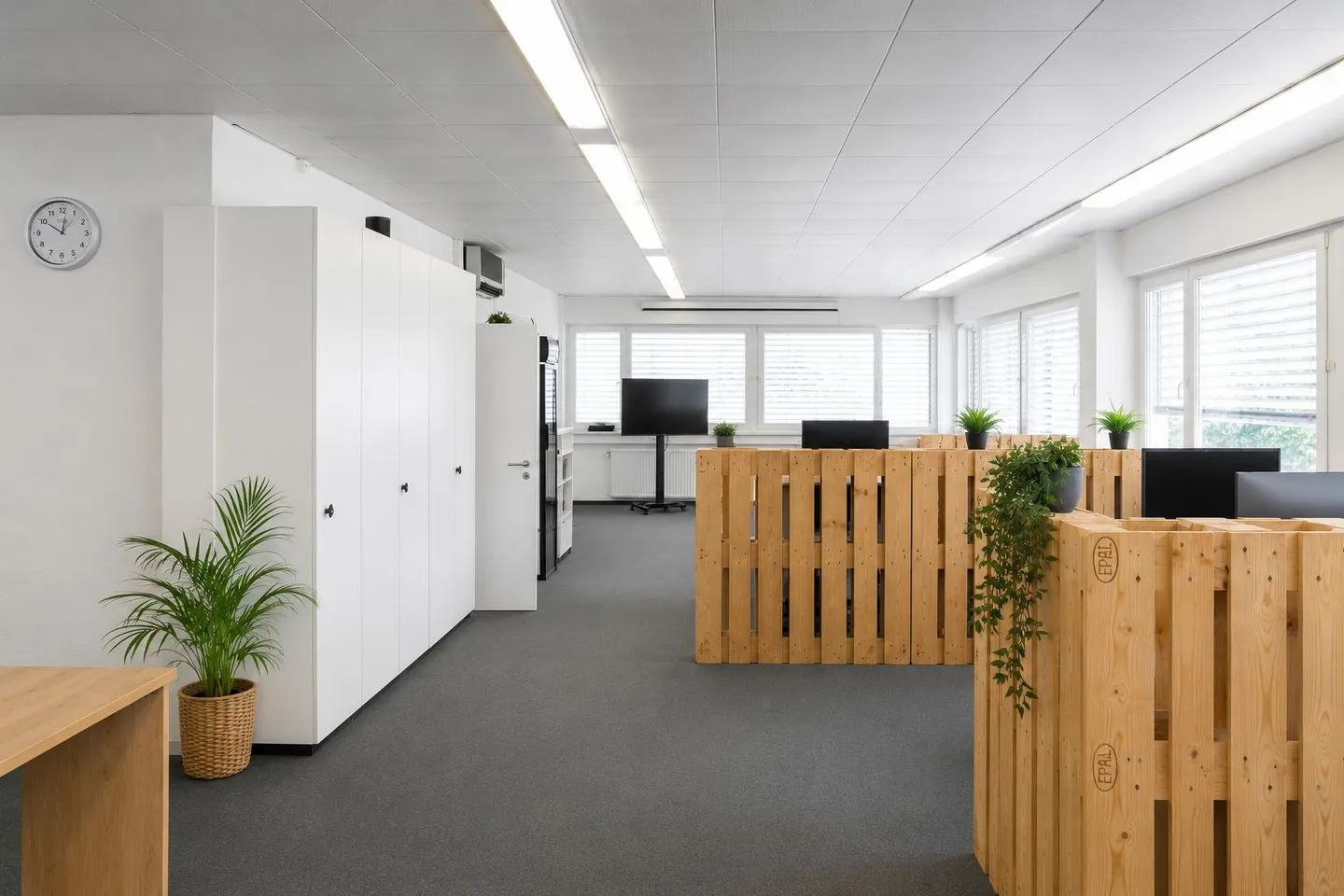Office Space - Photo 5 of 12