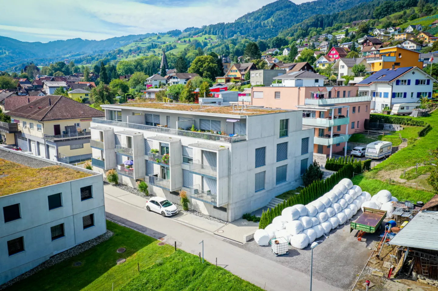 3.5 Room Apartment - Photo 1 of 10