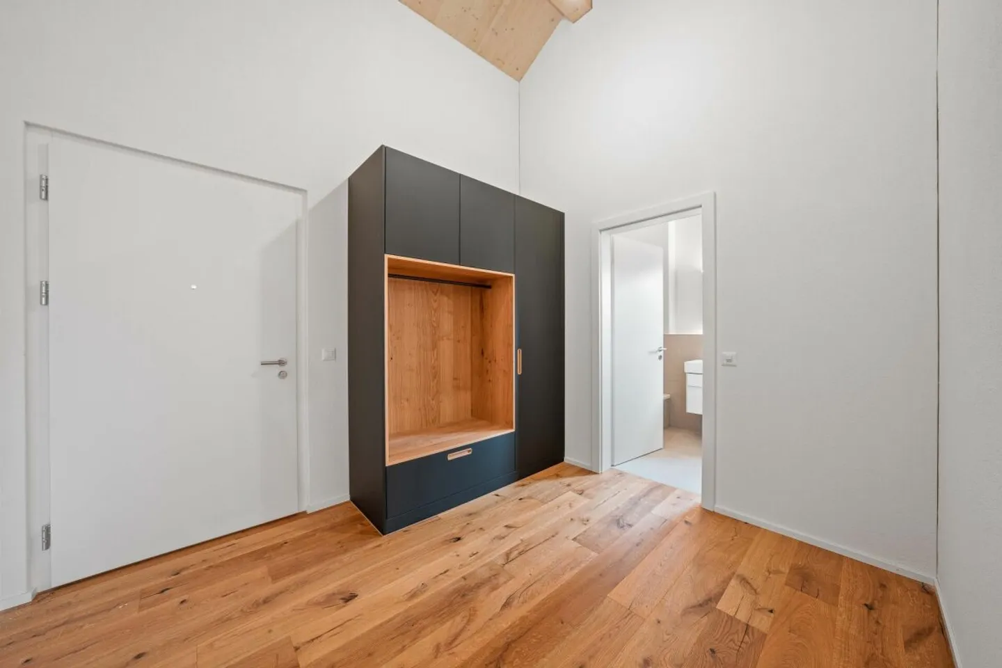 5.5-Room Penthouse Apartment - Photo 9 of 13