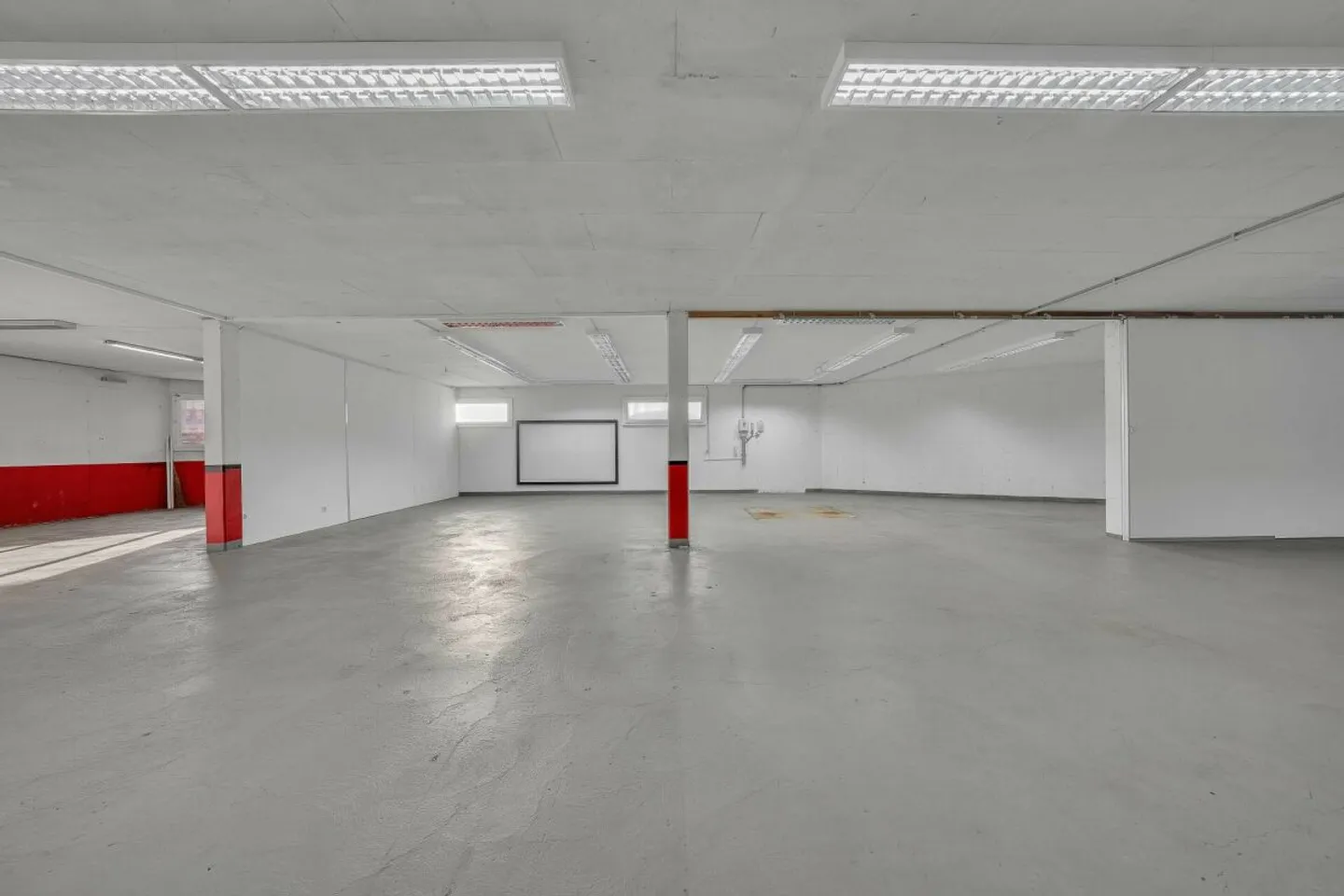 Commercial Space - Photo 2 of 7