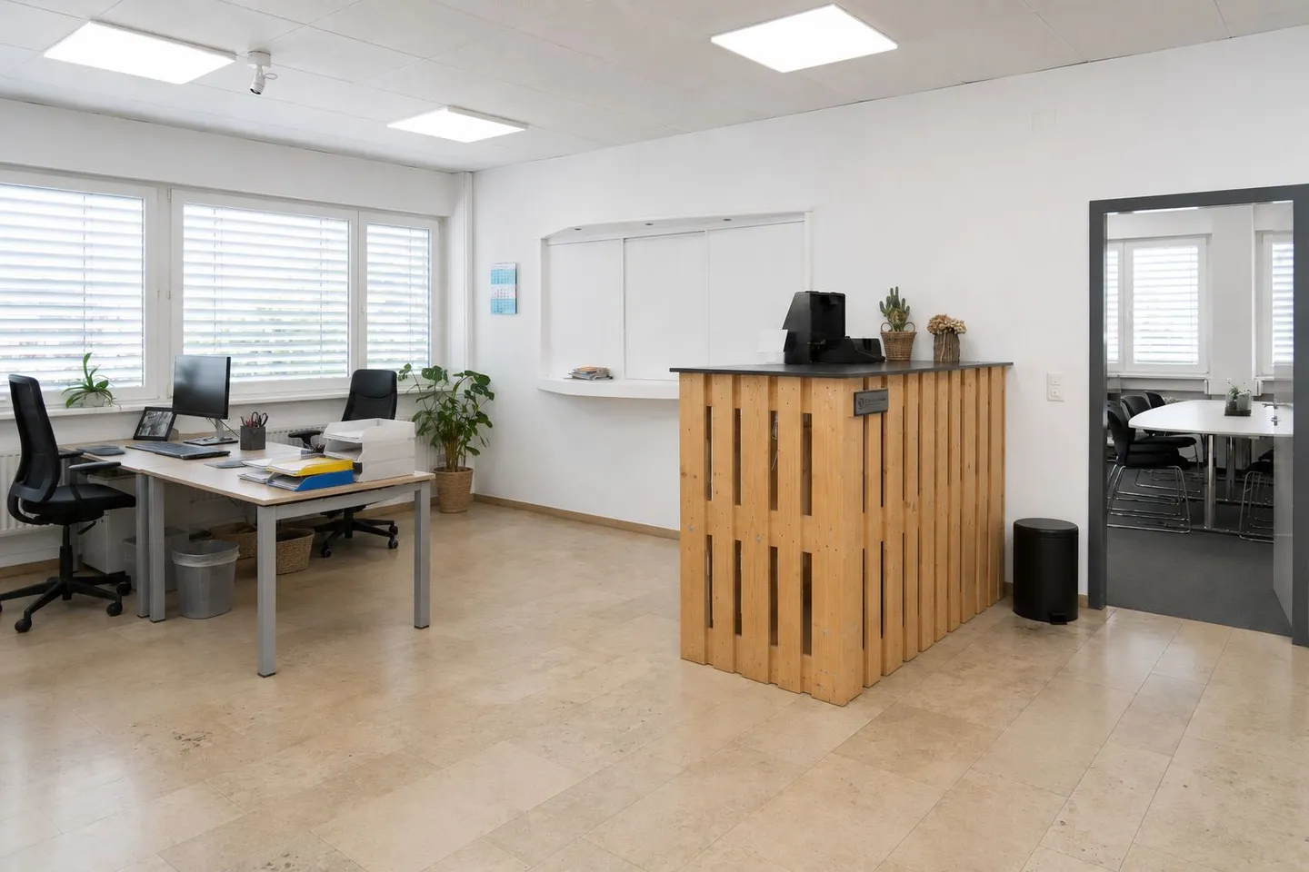 Office Space - Photo 4 of 12