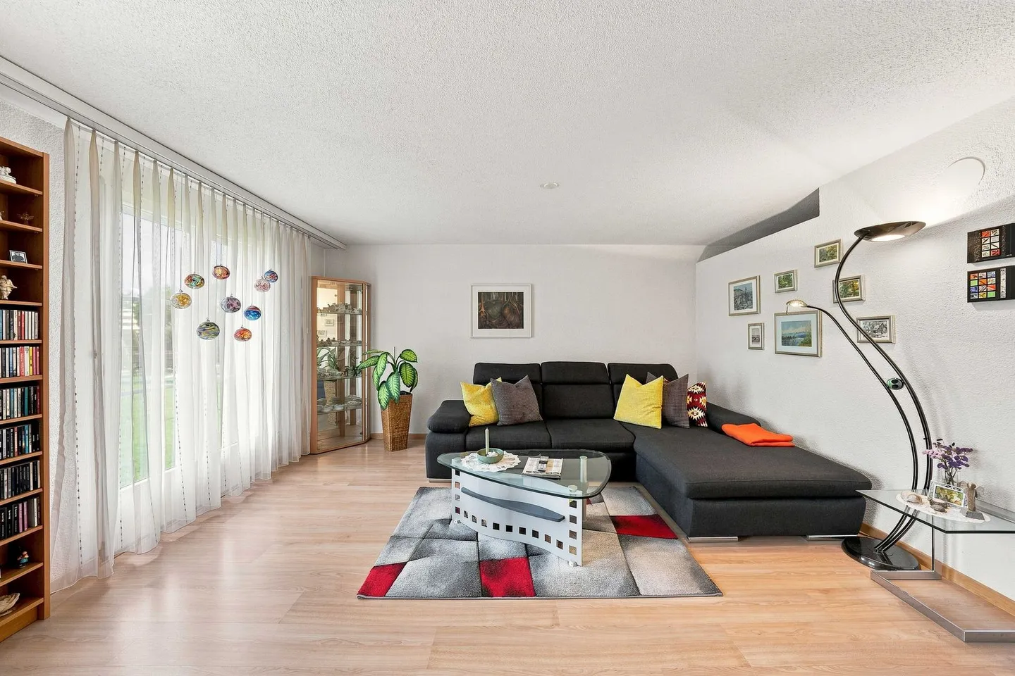 Vierfamilienhaus mit Baulandreserve - Foto 5 von 13