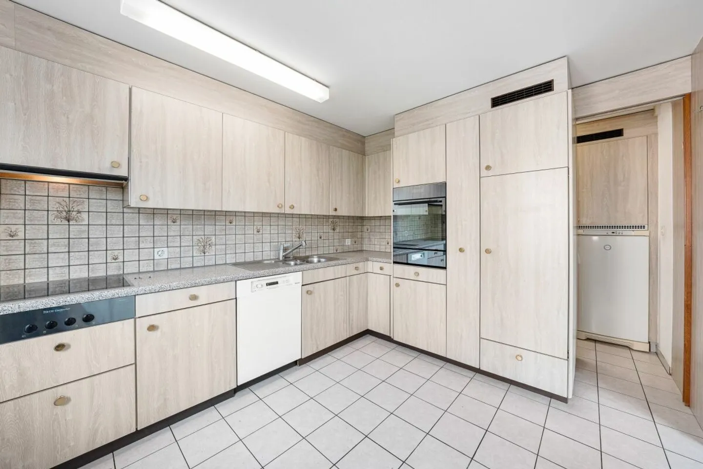 Appartement attrayant de 5,5 pièces, situé au centre - Photo 5 sur 12