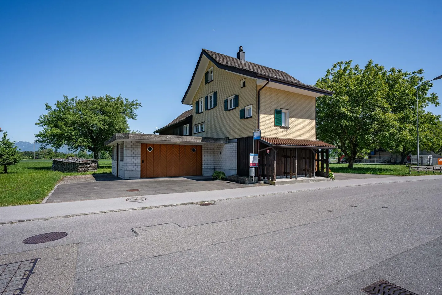 Casa indipendente con garage doppio, fienile e rimessa separata - Foto 4 di 13