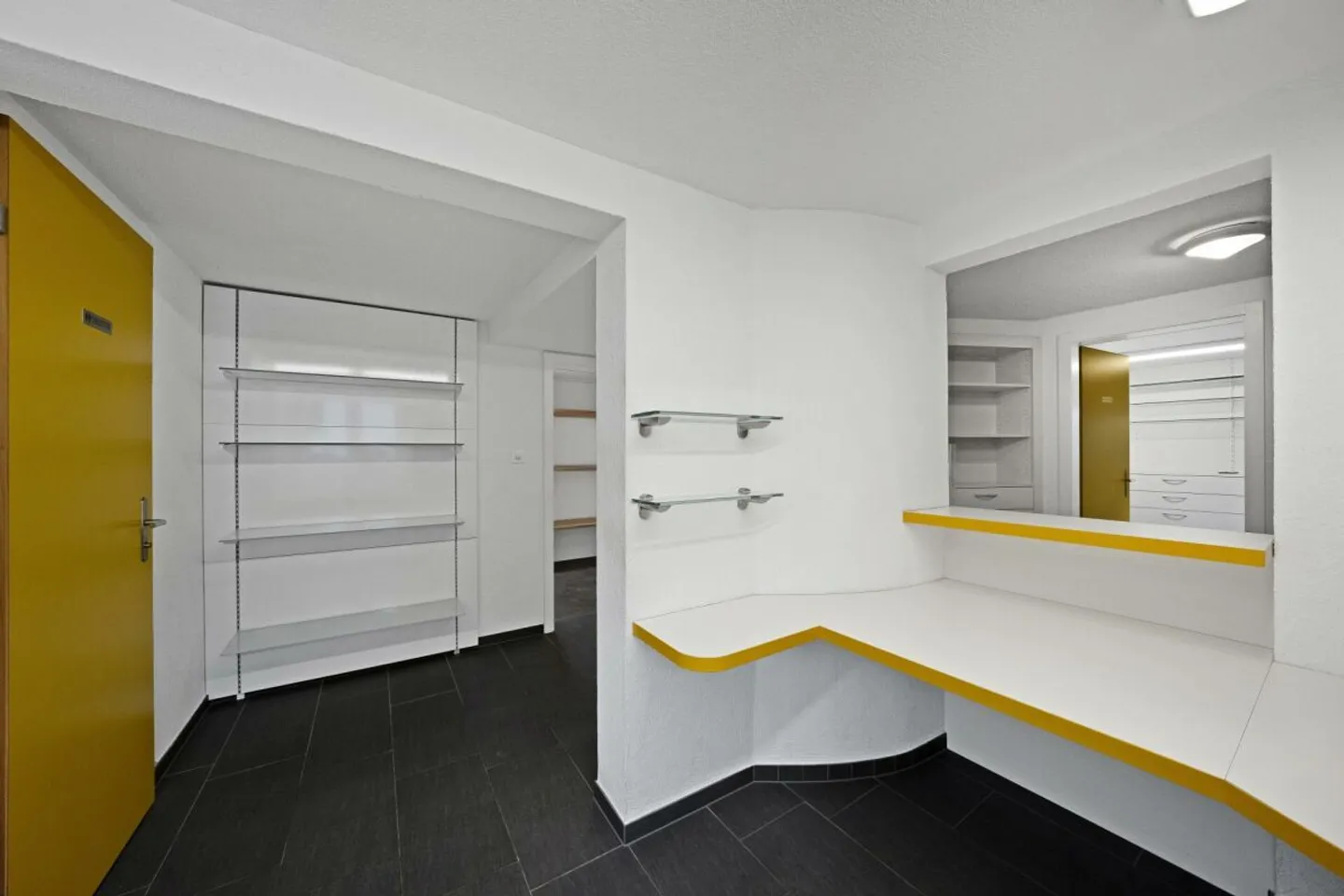 Büro- / Praxisräumlichkeiten - Foto 4 von 10