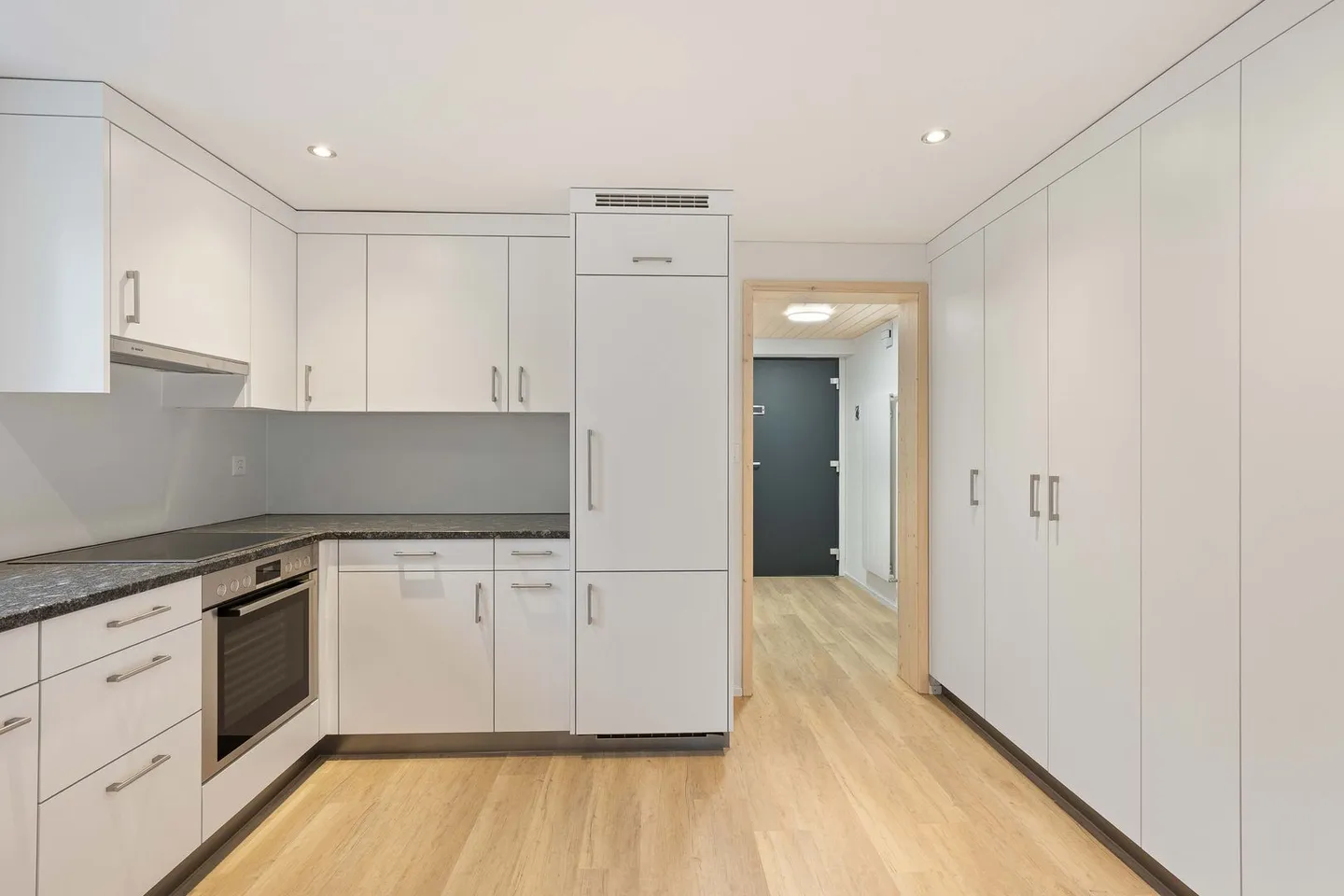 6.5-Room Apartment - Photo 3 of 10