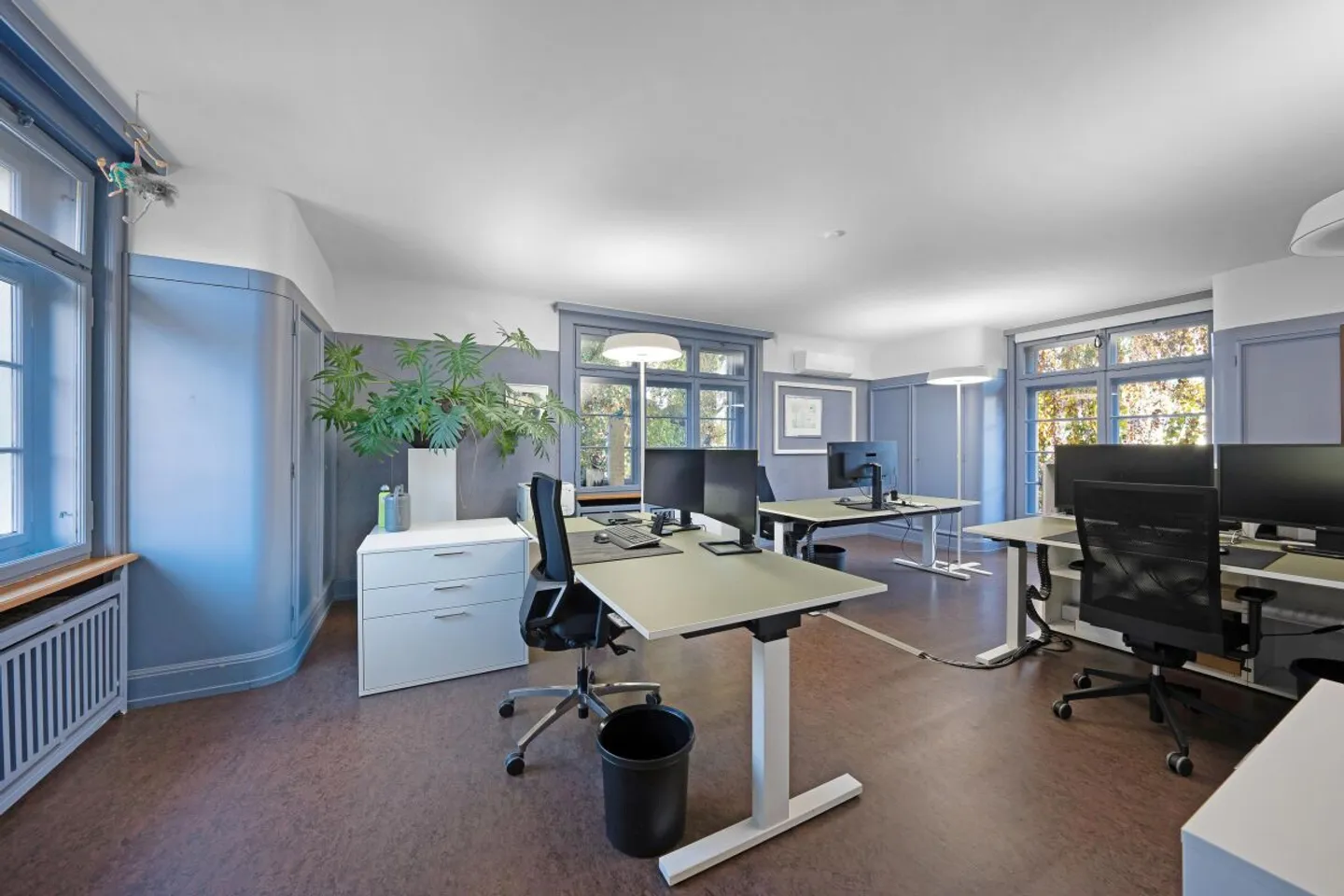 Office Space - Photo 6 of 9