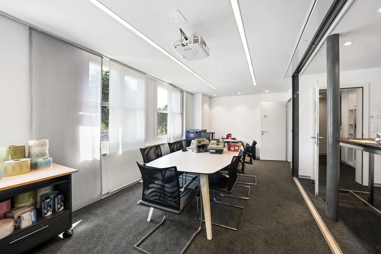 Commercial premises - Photo 7 of 12
