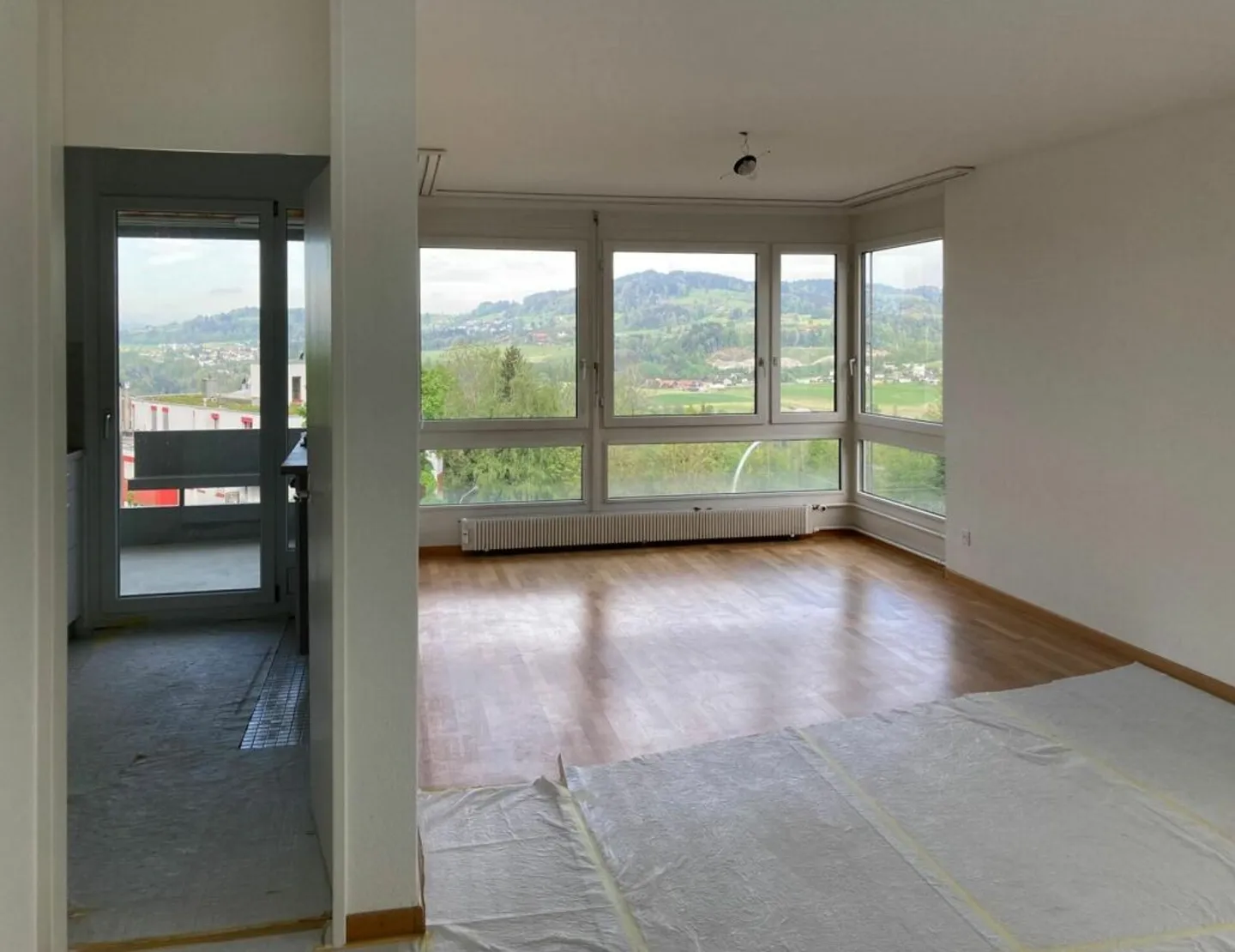 4-room apartment - Photo 3 of 13