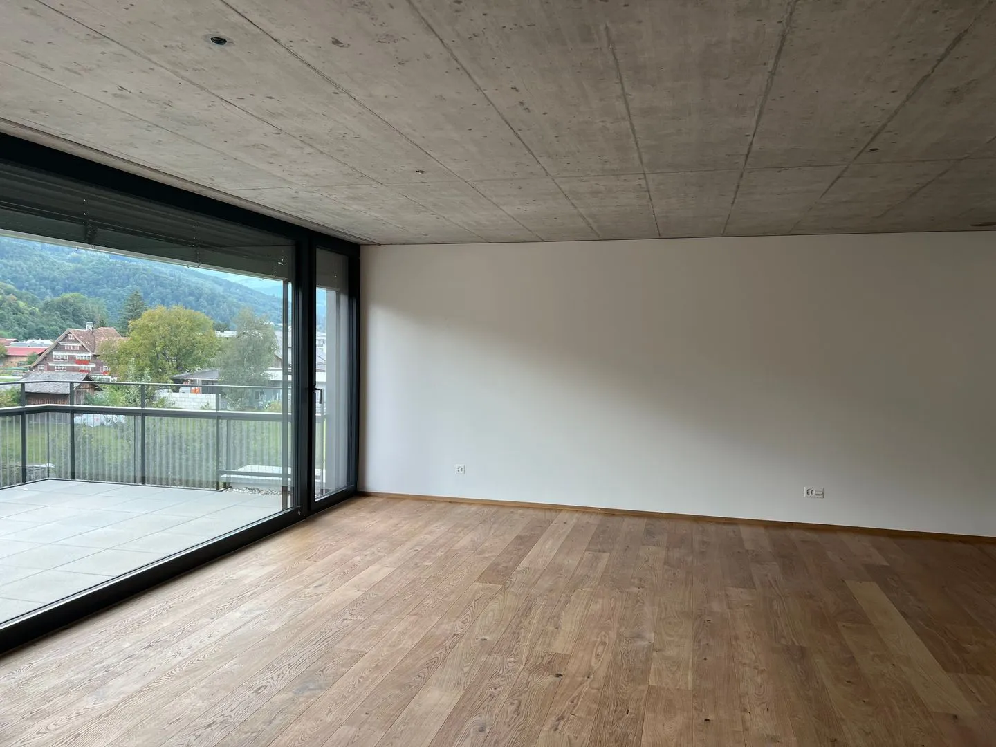 Modern Attic Apartment with Terrace - Photo 4 of 9