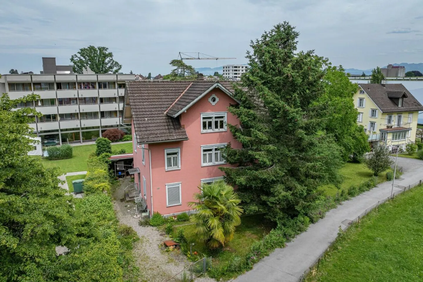 Casa a tre famiglie - Foto 1 di 7