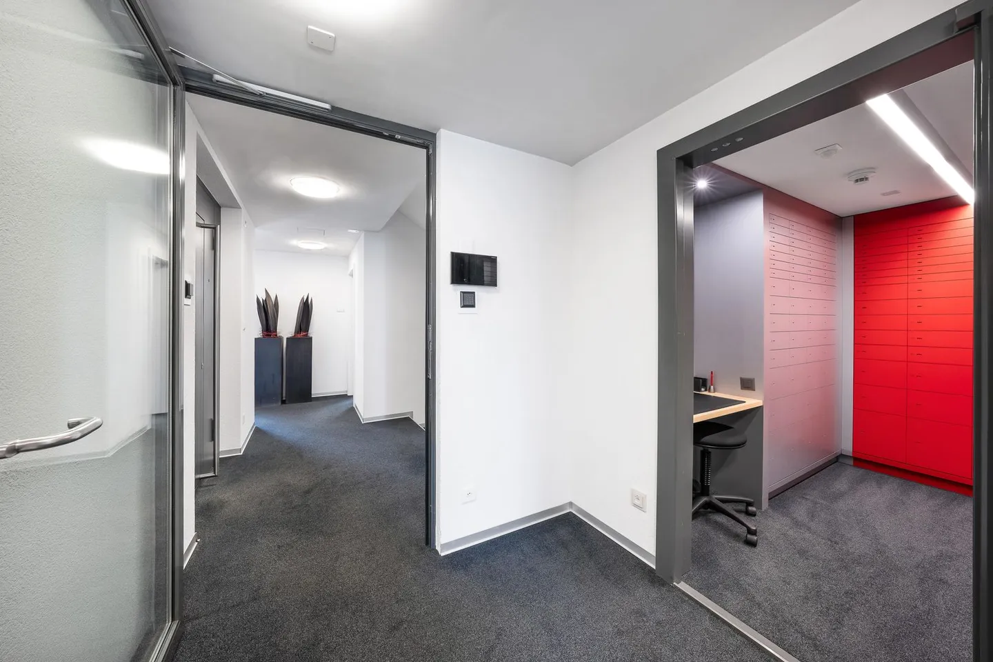 Commercial premises - Photo 8 of 12