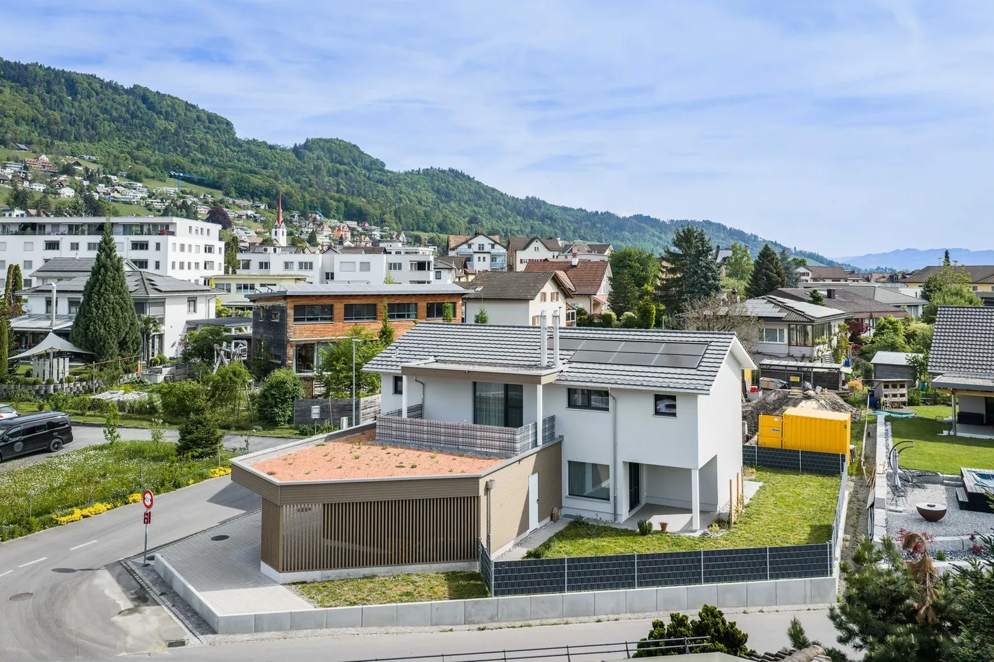 Maison bifamiliale - Photo 2 sur 13