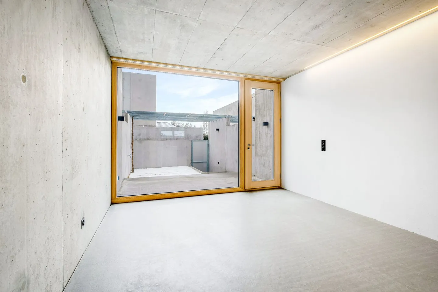 4-Room Terraced Single-Family House - Photo 7 of 13