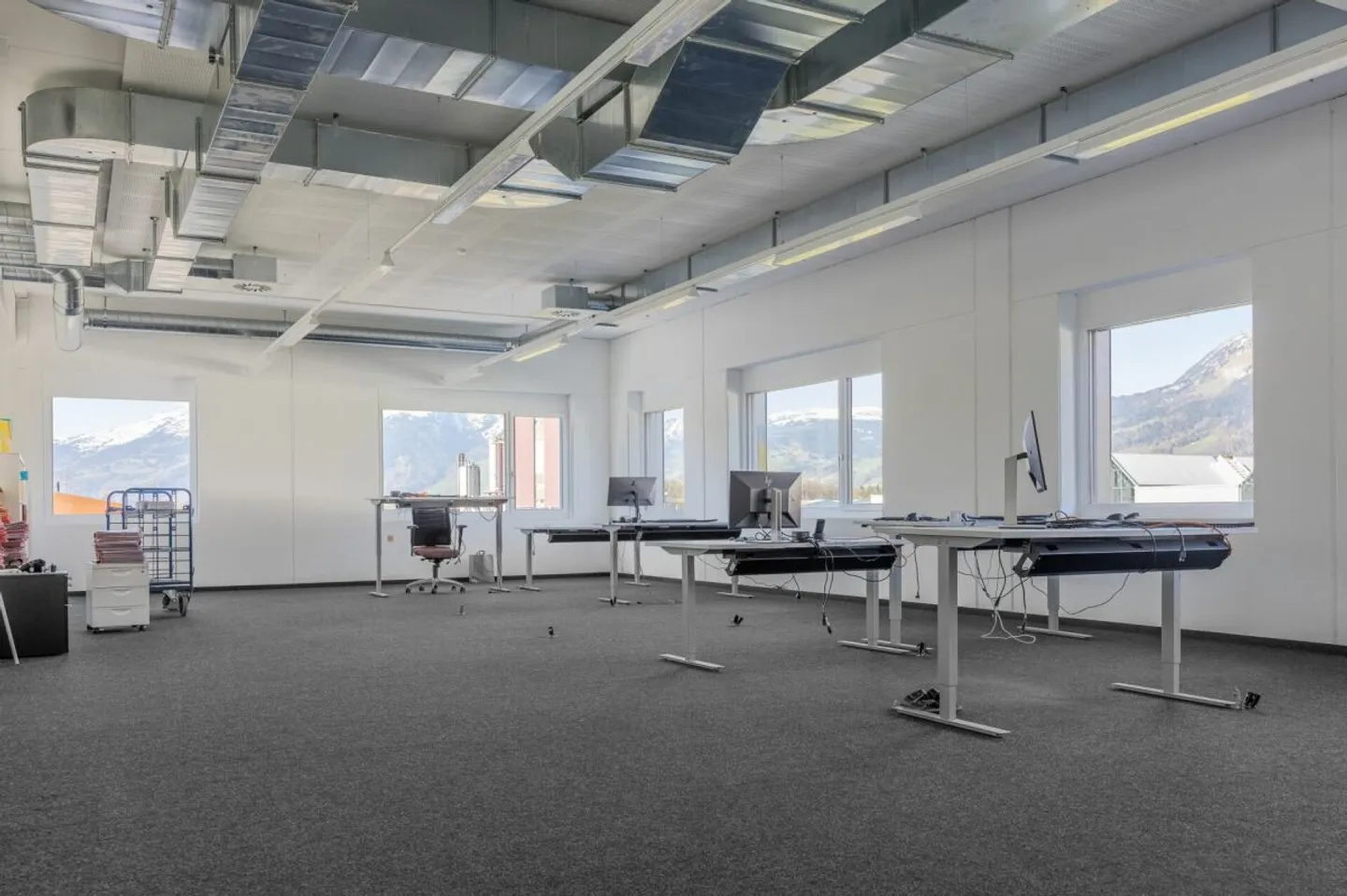 Commercial Property - Photo 3 of 6