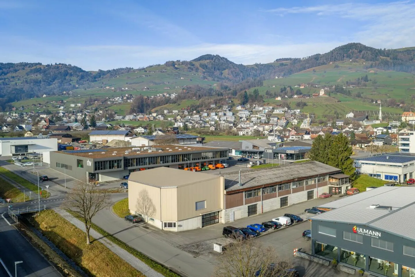 Commercial Space - Photo 1 of 7