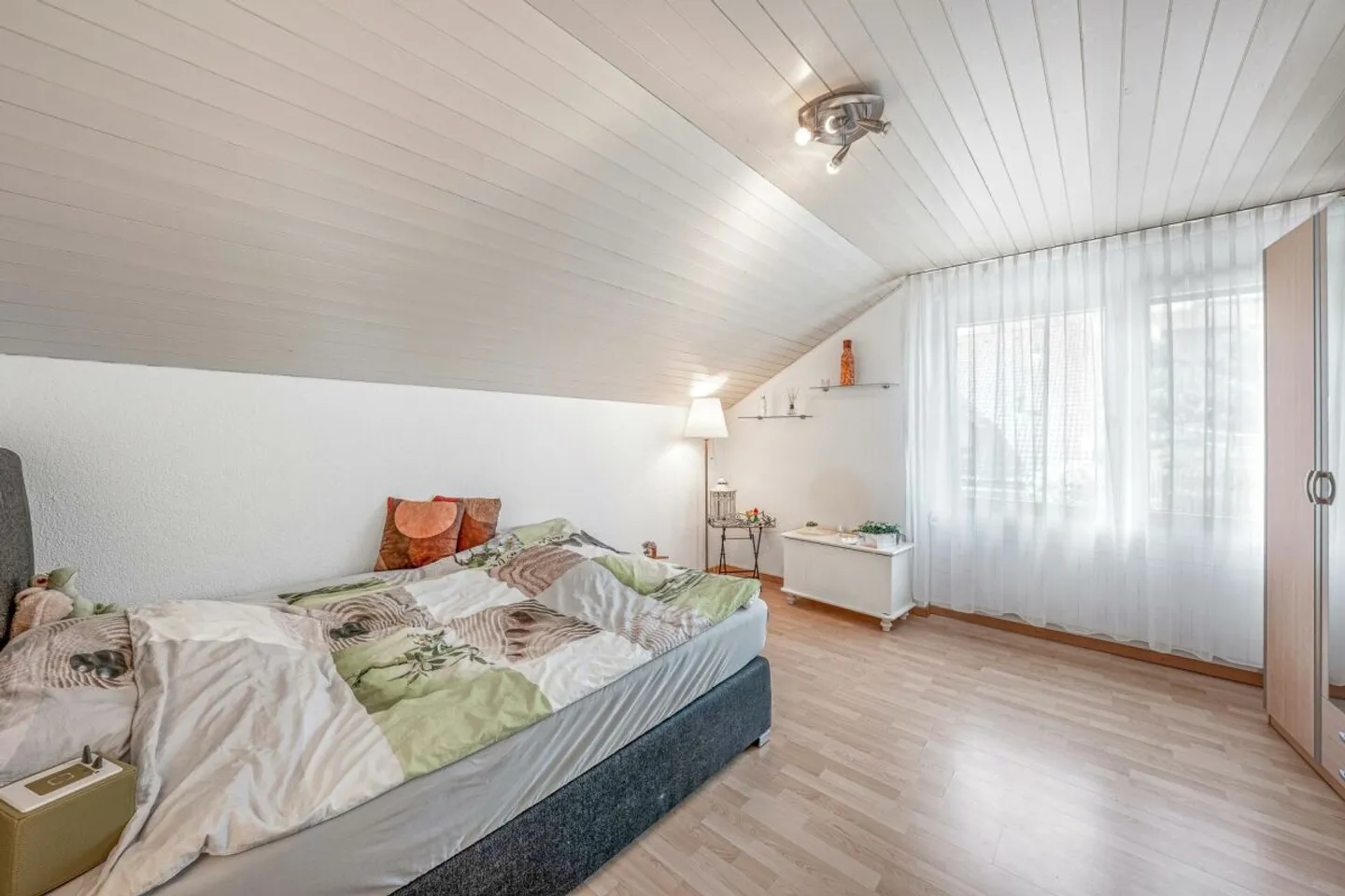 Immeuble d'habitation et de commerce - Photo 9 sur 13