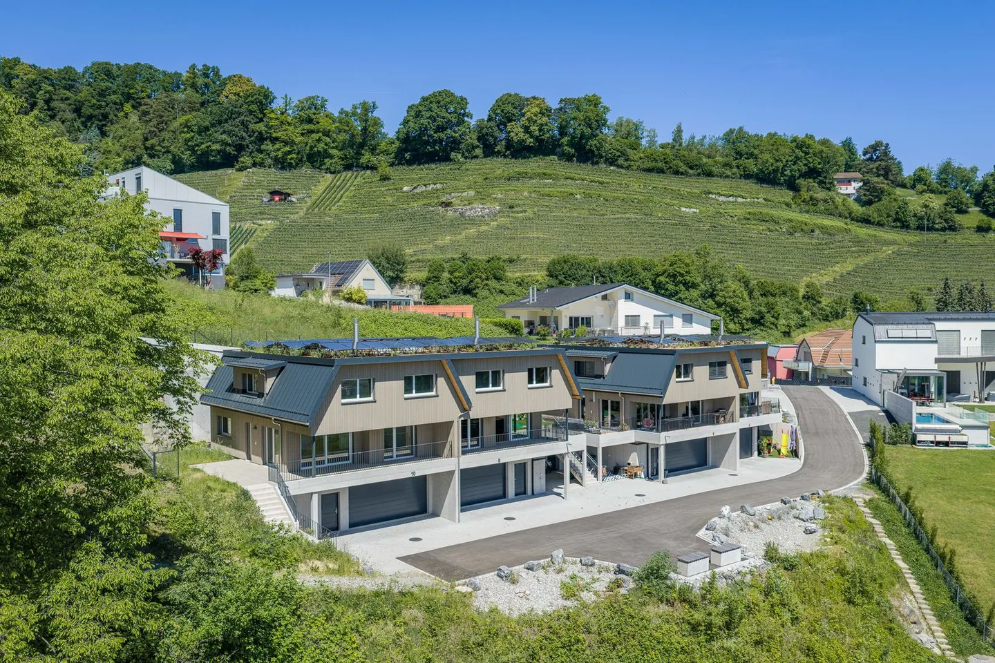 Stilvolles Doppelhaus mit Aussicht - Foto 10 von 11