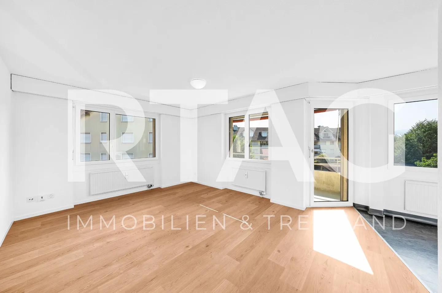 2.5-Room Apartment - Photo 1 of 7