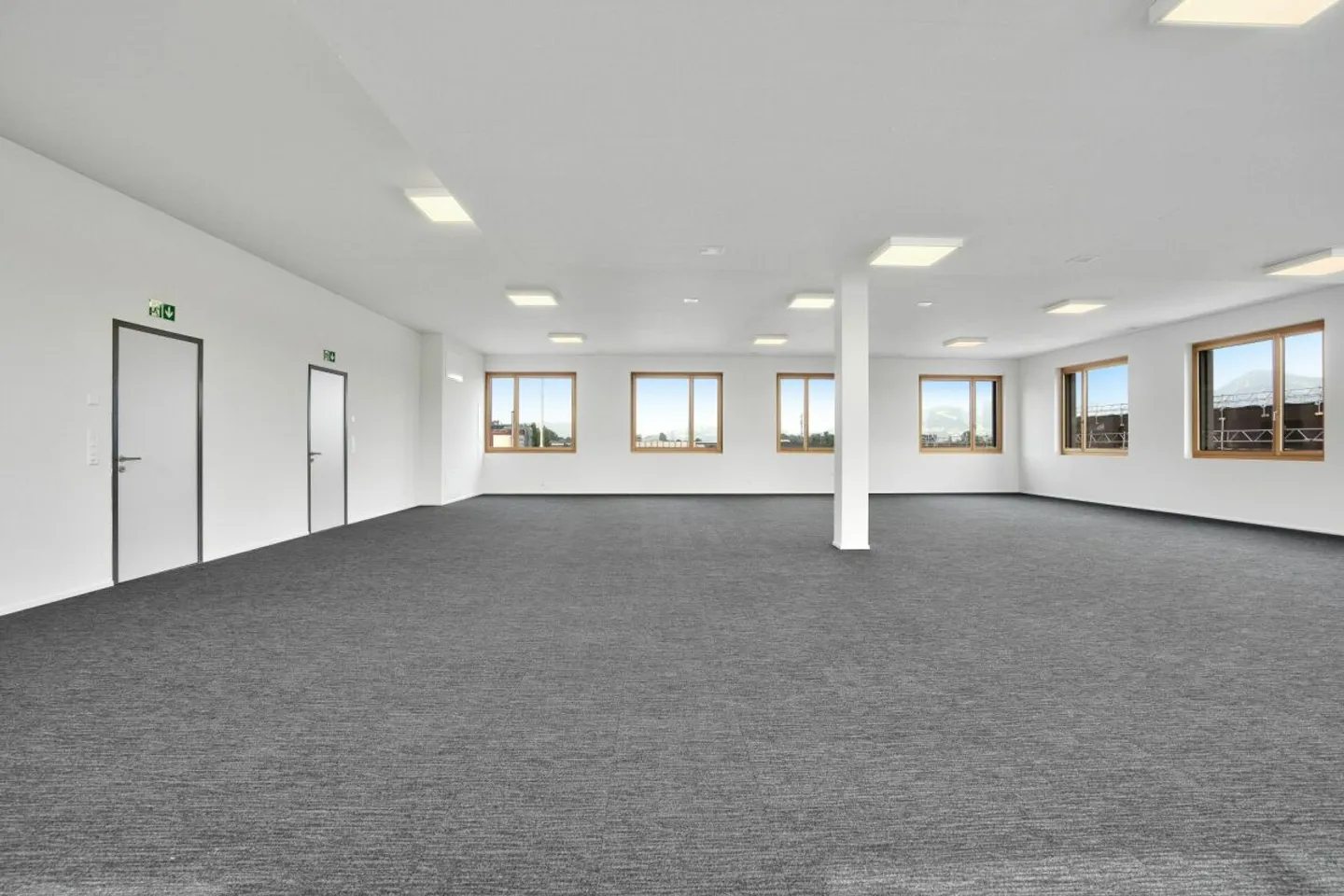 Office Space - Photo 4 of 6