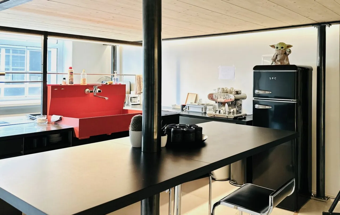 Attractive Co-Office - Photo 1 of 6