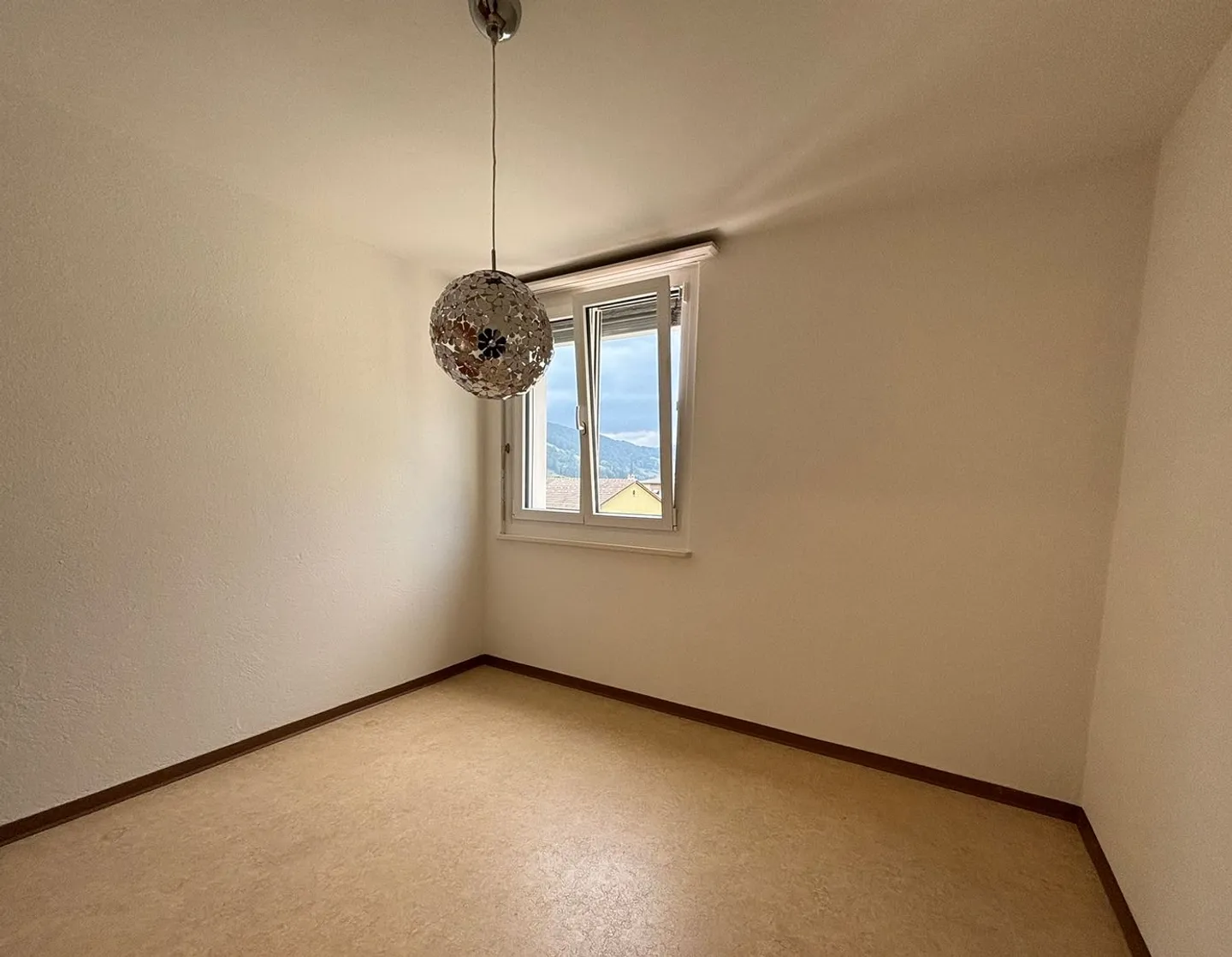 4-Room Apartment - Photo 5 of 10