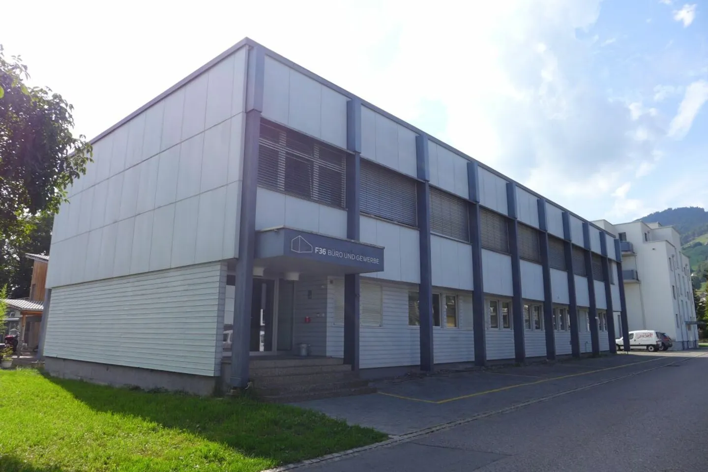 Gewerberäumlichkeiten - Foto 2 von 7