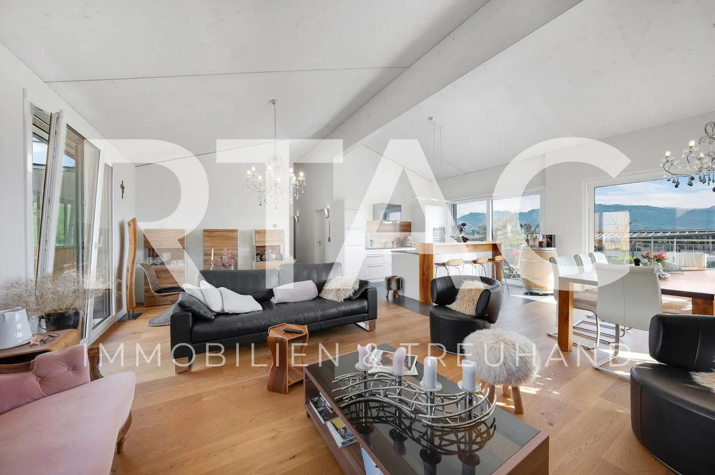 Appartamento attico di 5,5 stanze - Foto 1 di 13