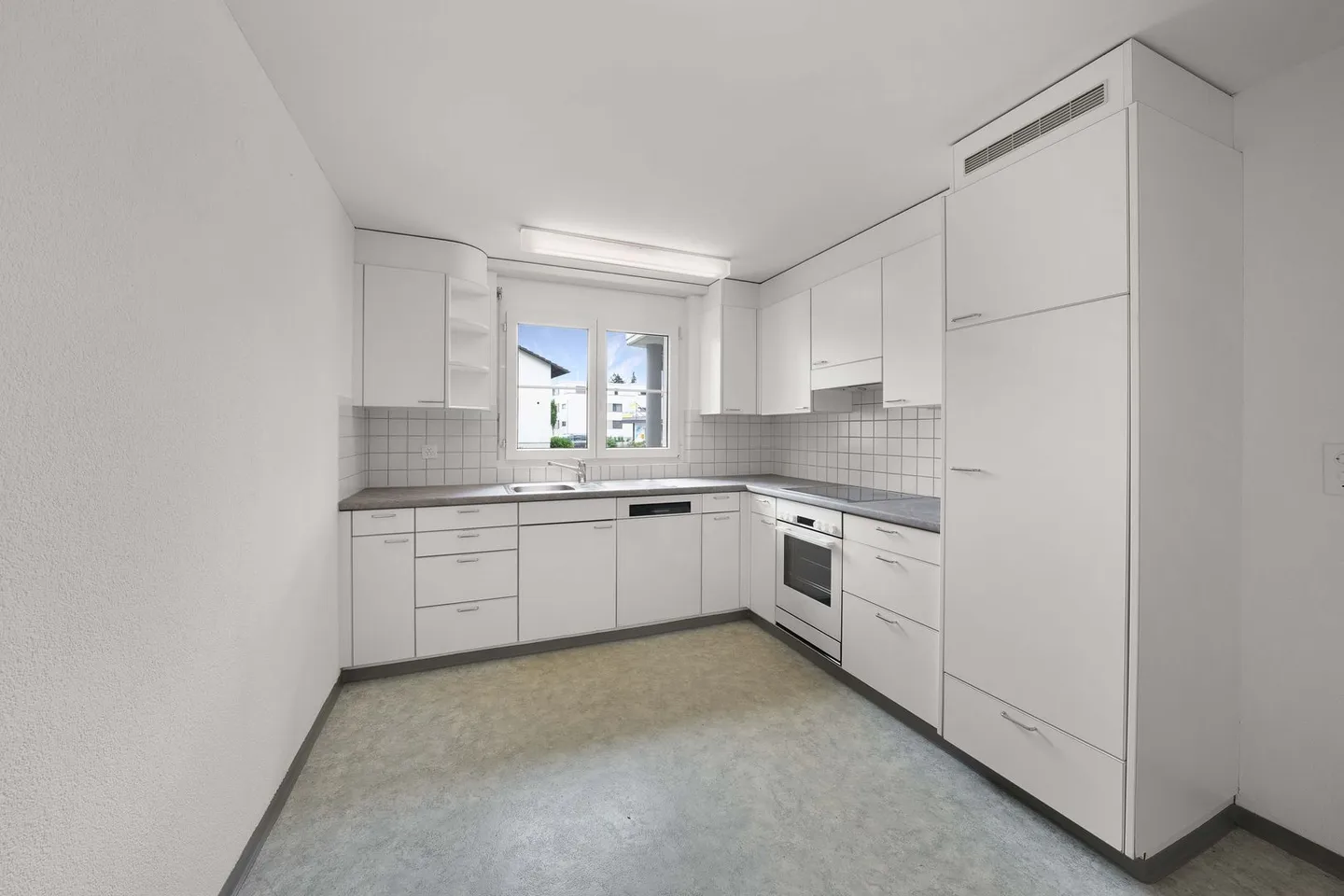 4.5-Room Apartment - Photo 2 of 12