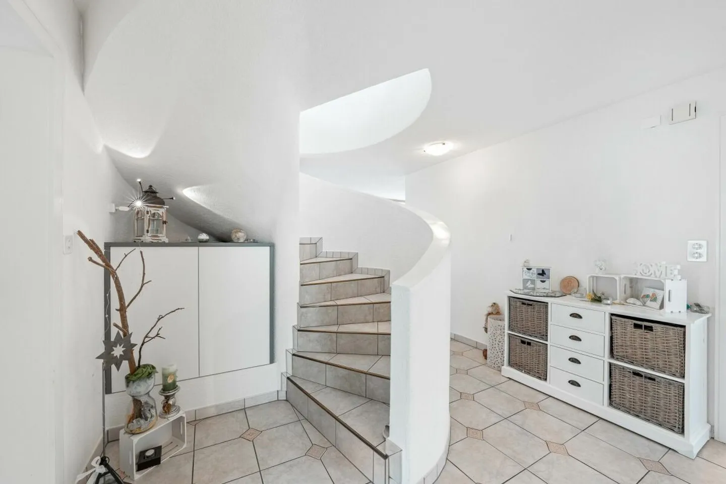 Immeuble d'habitation et de commerce - Photo 7 sur 13