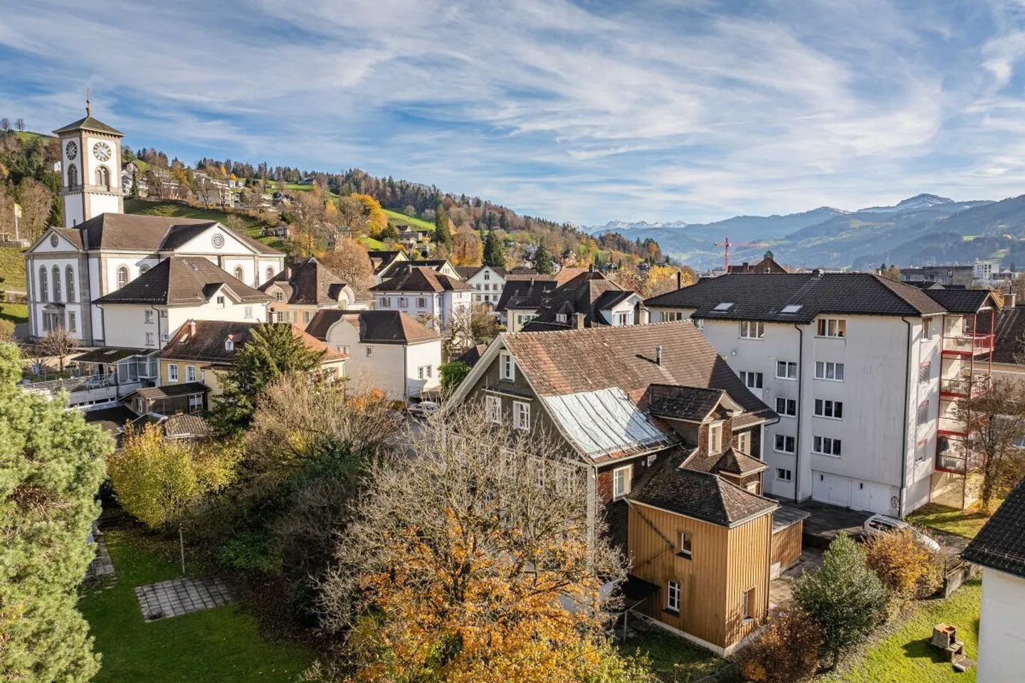 Geräumiges Mischgebäude - Foto 11 von 13