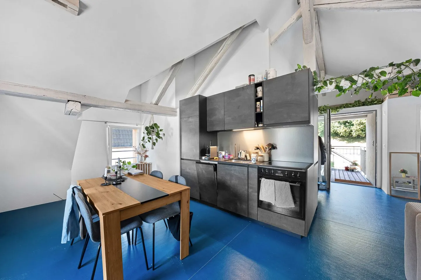 2.5-Zimmer-Dachwohnung - Photo 2 sur 11