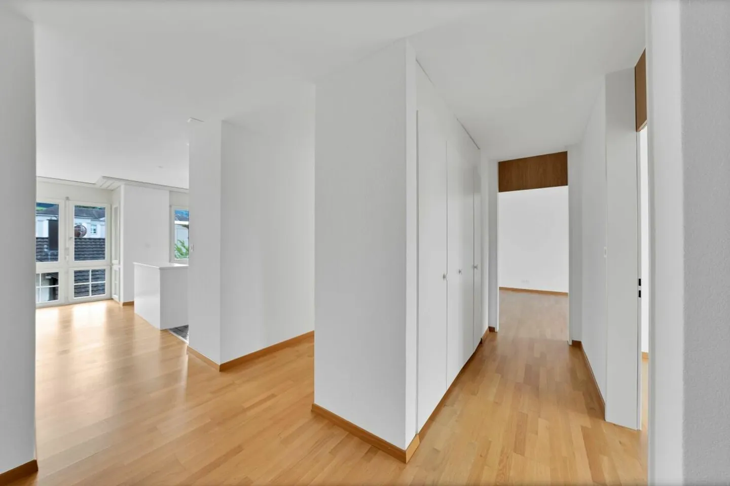 3.5-Room Apartment - Photo 2 of 8