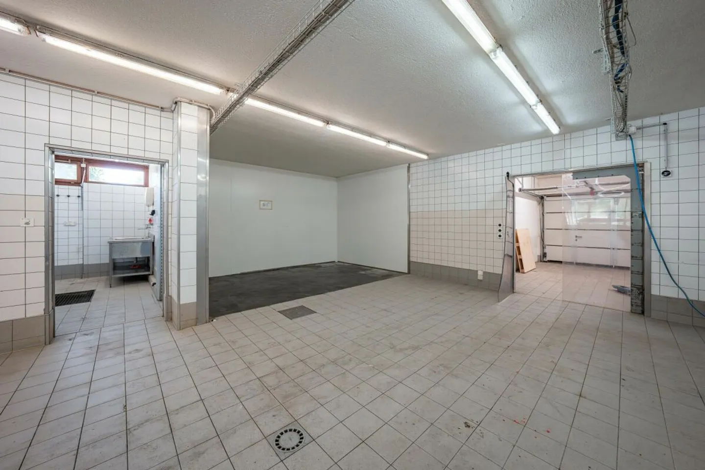 Immeuble d'habitation et de commerce - Photo 12 sur 13
