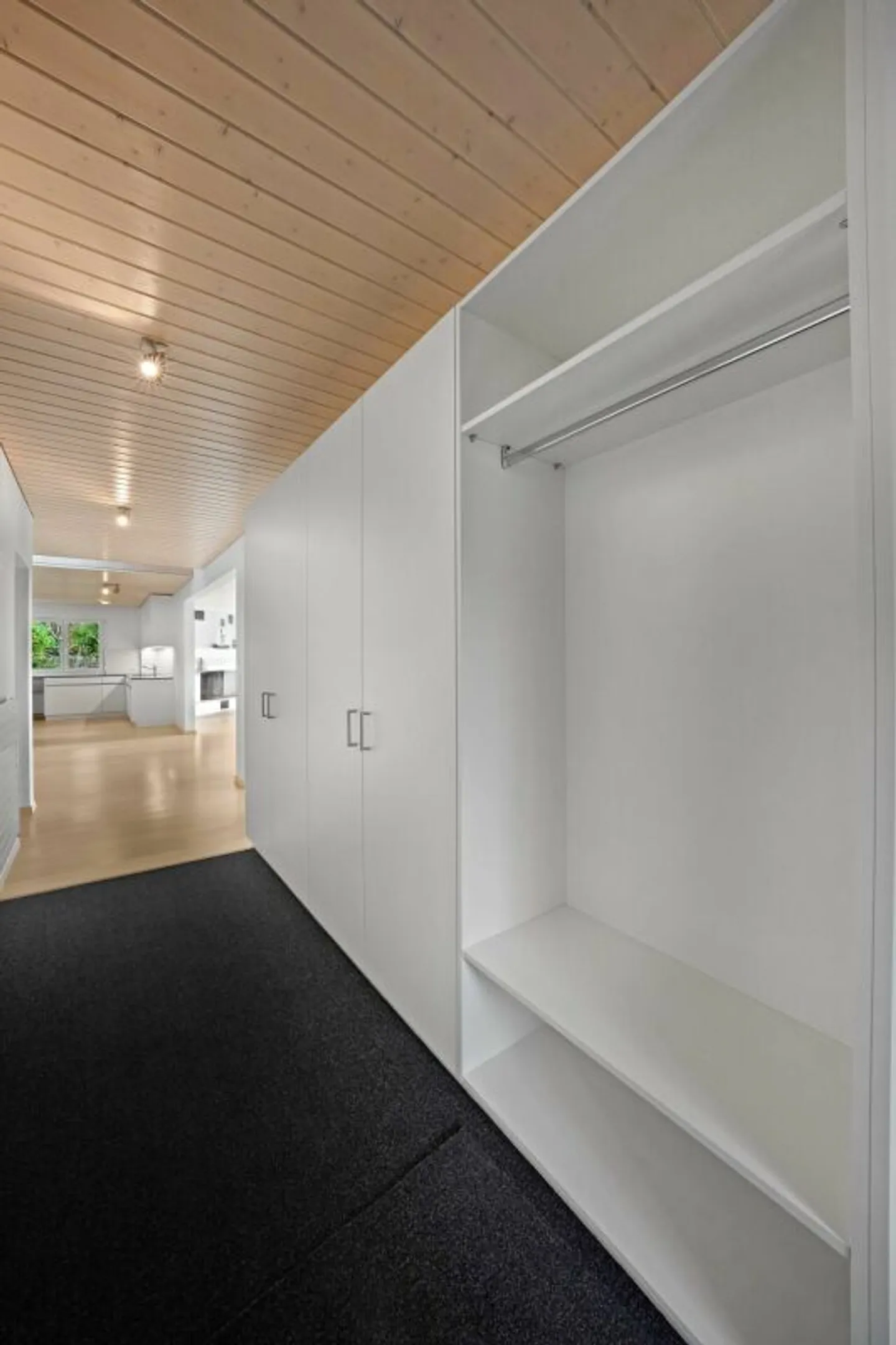 4.5-Room Single-Family House - Photo 4 of 13