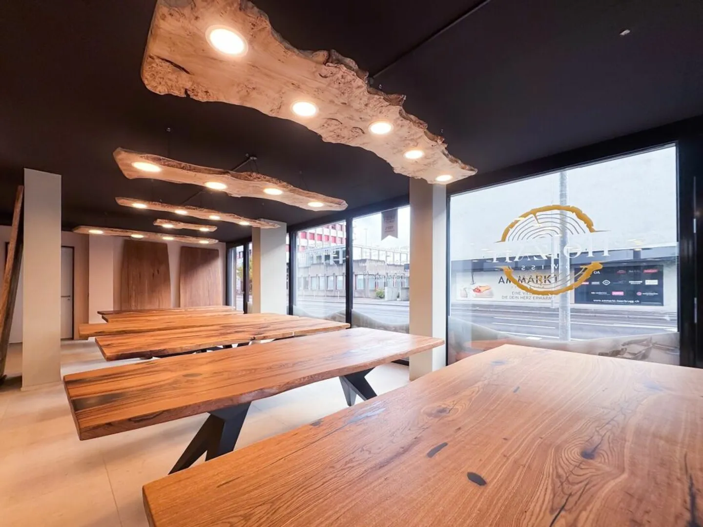 Commercial Space - Photo 4 of 8