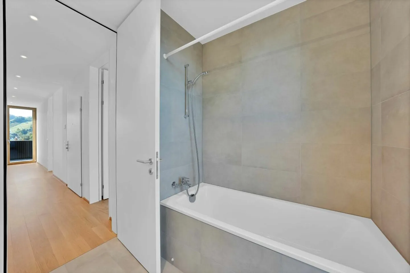 Appartement en attique de 4,5 pièces - Photo 8 sur 11