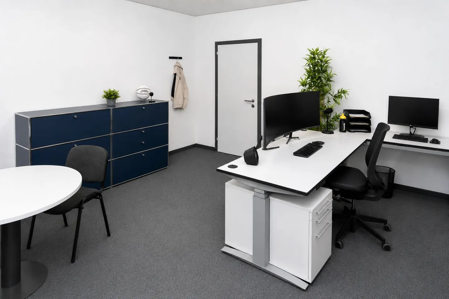 Office Space - Photo 8 of 12