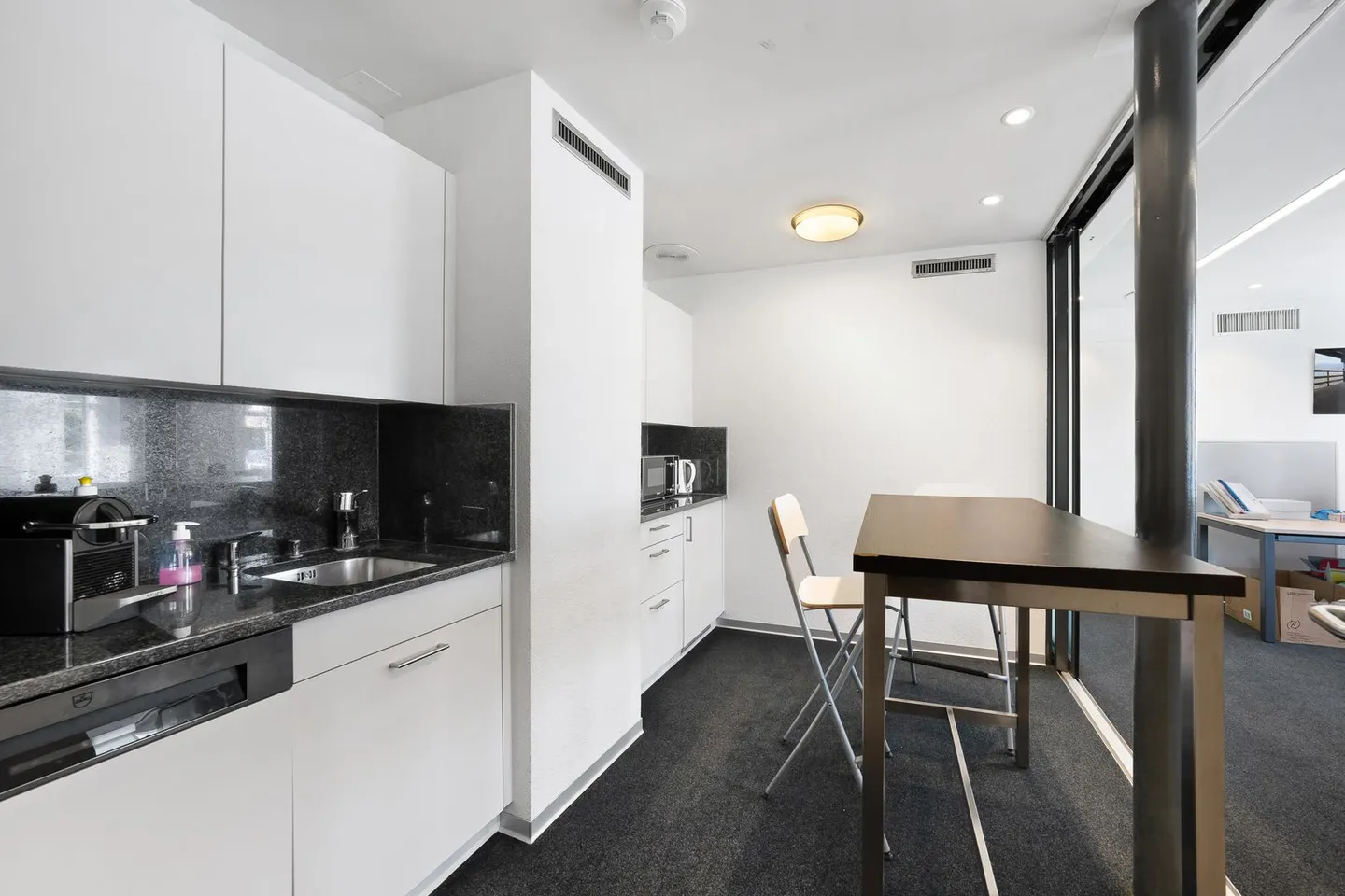 Commercial premises - Photo 4 of 12