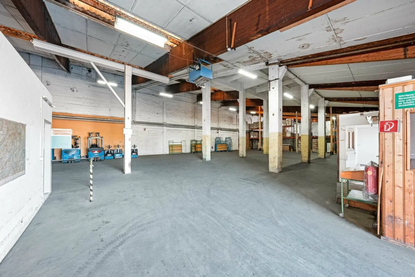 Spazio commerciale/magazzino - Foto 4 di 6