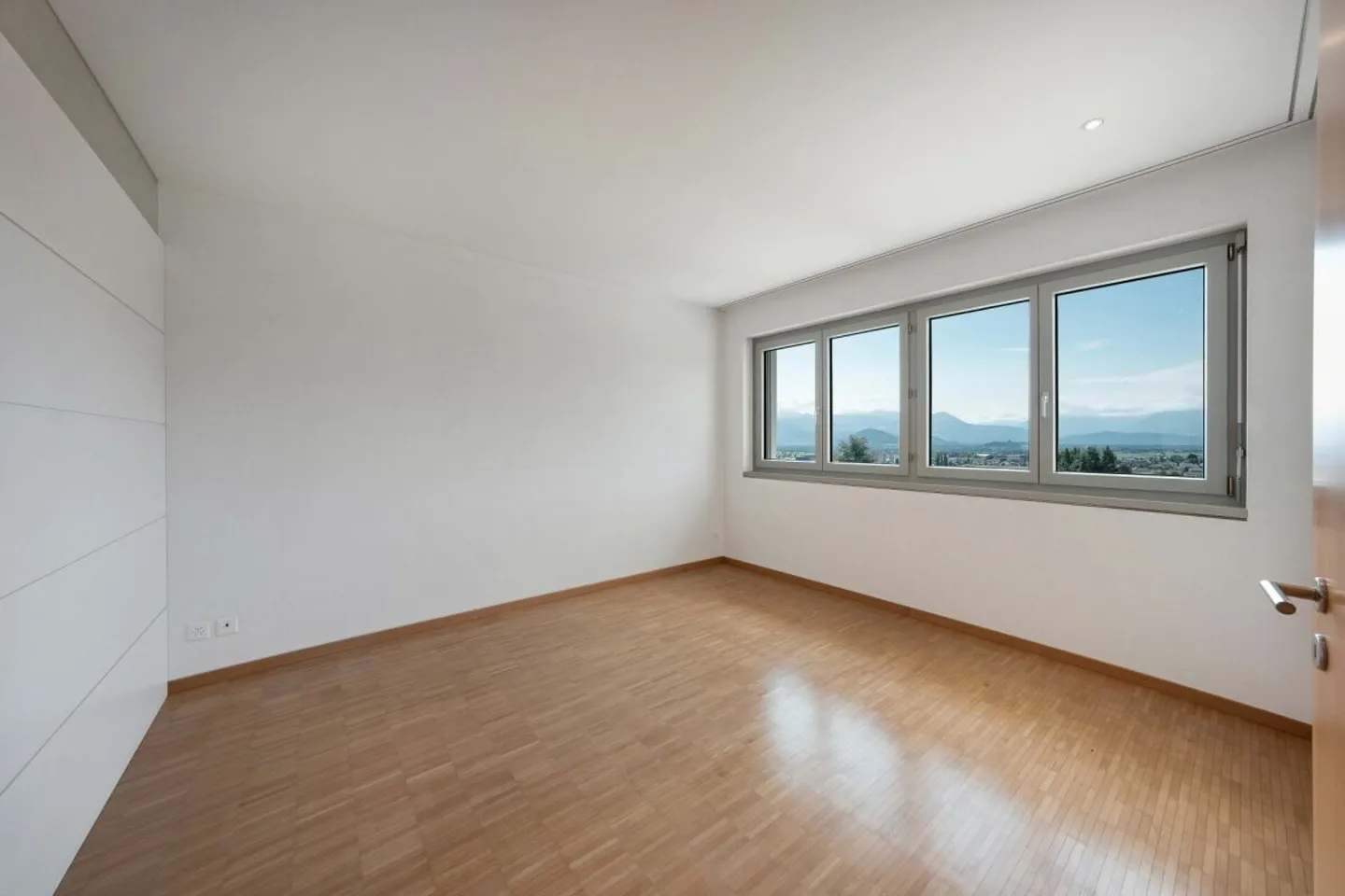 Detached House - Photo 10 of 13