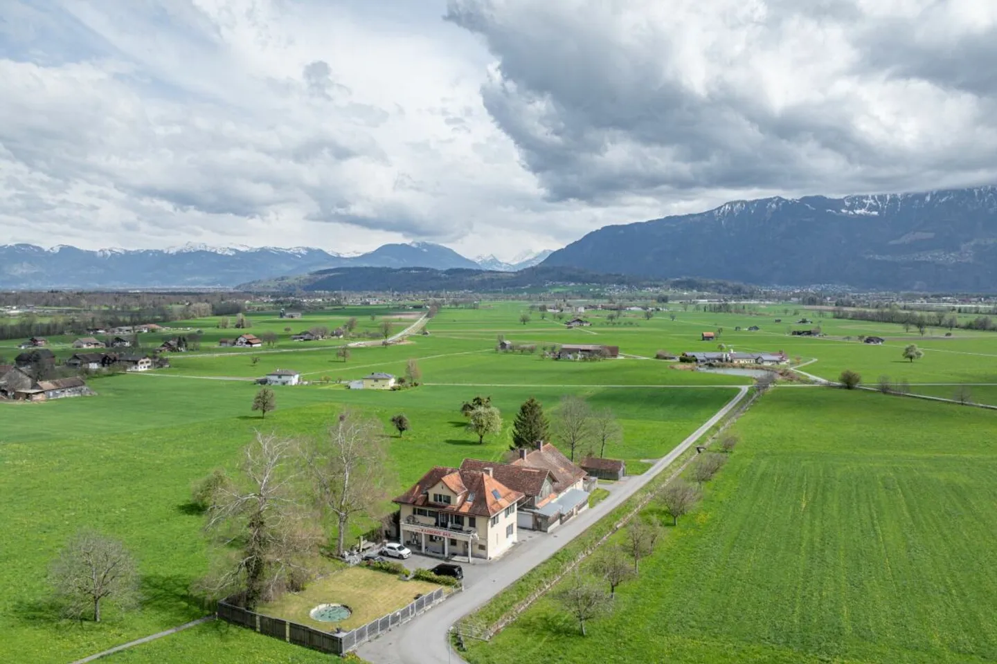 Wohn- und Geschäftshaus mit Nebenbauten - Foto 9 von 9