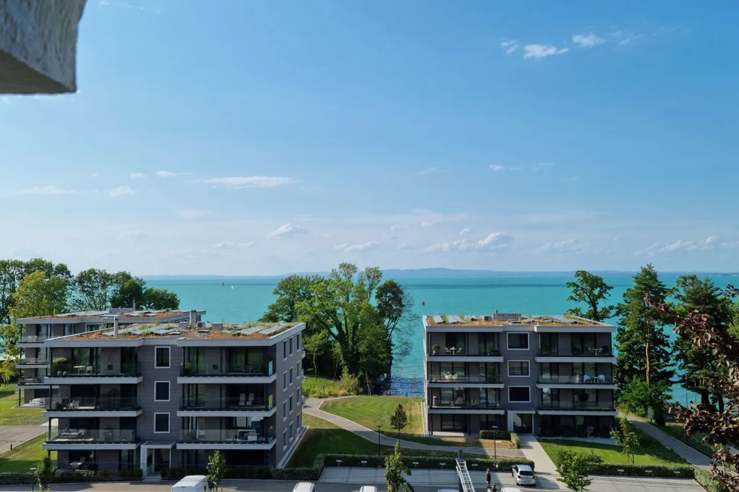 Elegant Villa with Lake View - Photo 5 of 13